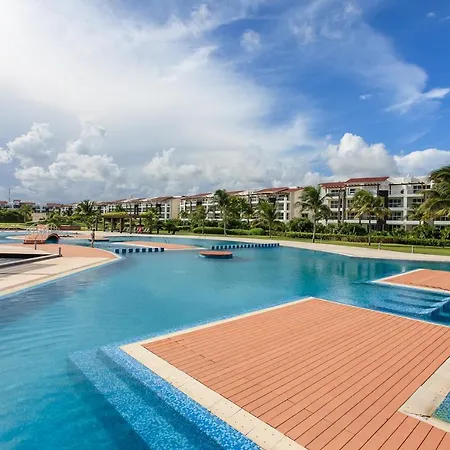 Relaxing 2 Bedroom With Jacuzzi, Terrace And Beach Club